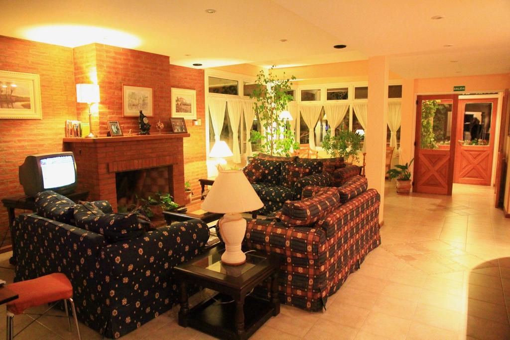 Hosteria Solar De La Costa Puerto Madryn Bagian luar foto
