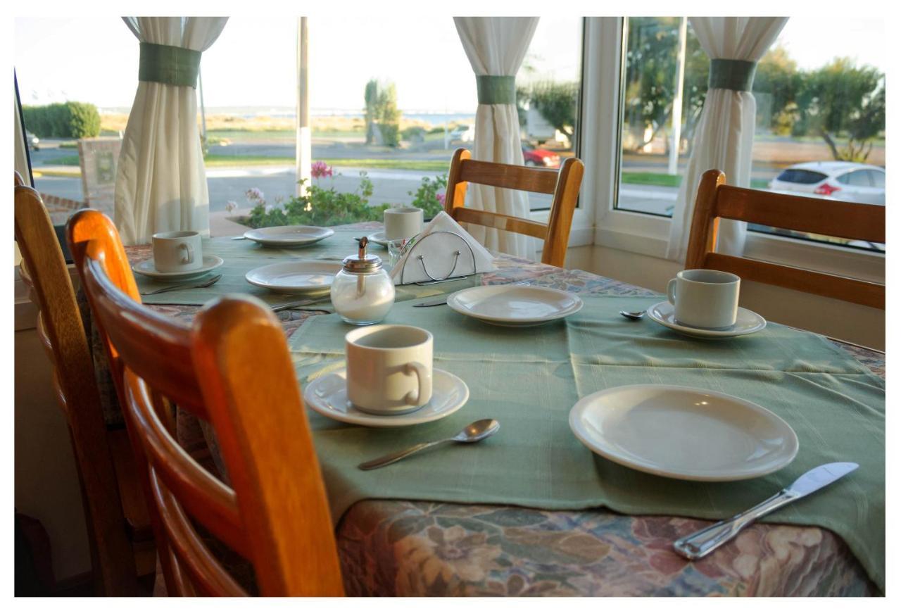 Hosteria Solar De La Costa Puerto Madryn Bagian luar foto