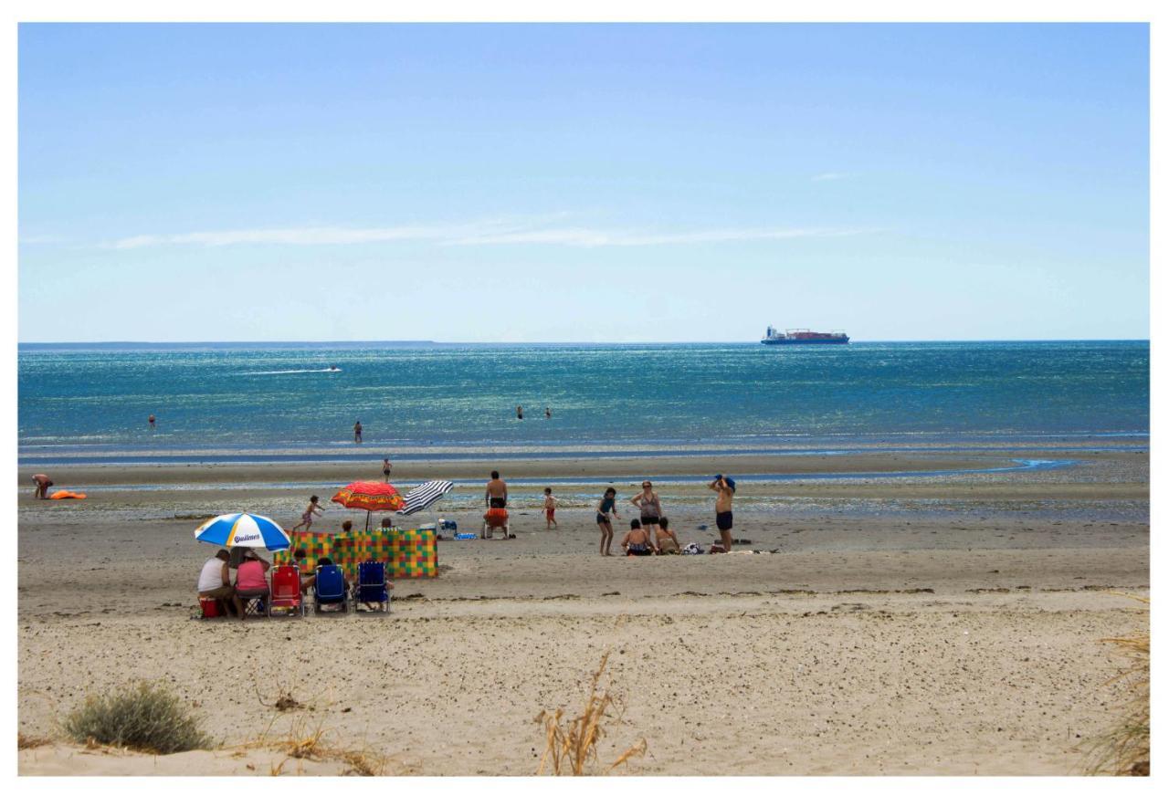 Hosteria Solar De La Costa Puerto Madryn Bagian luar foto